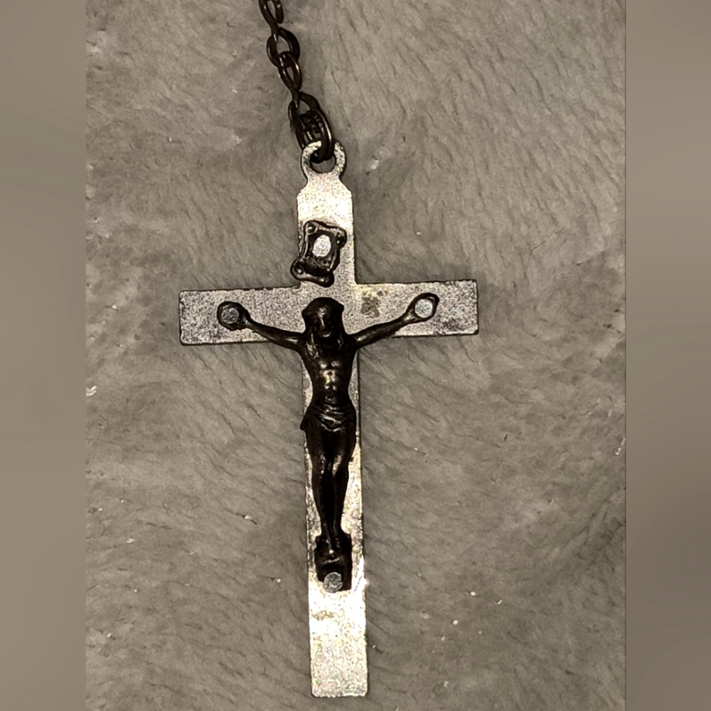 Vintage Womens Black and Silver Crucifix Pendant Necklace